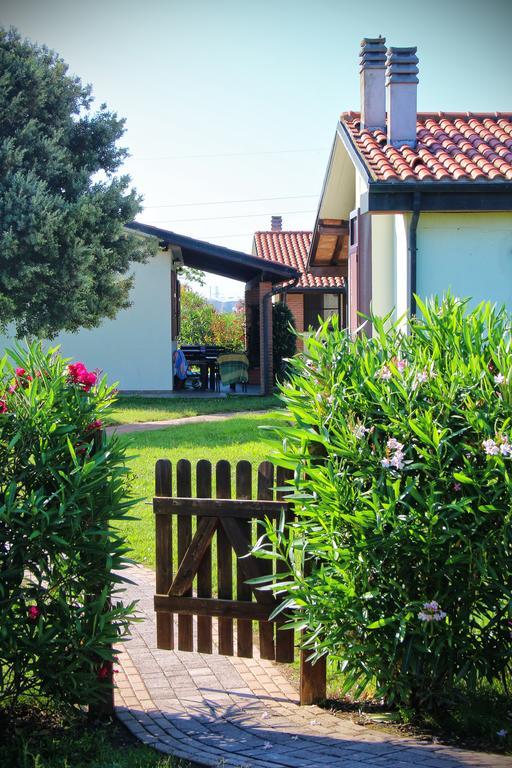 פופולוניה Agriturismo Gli Etruschi מראה חיצוני תמונה