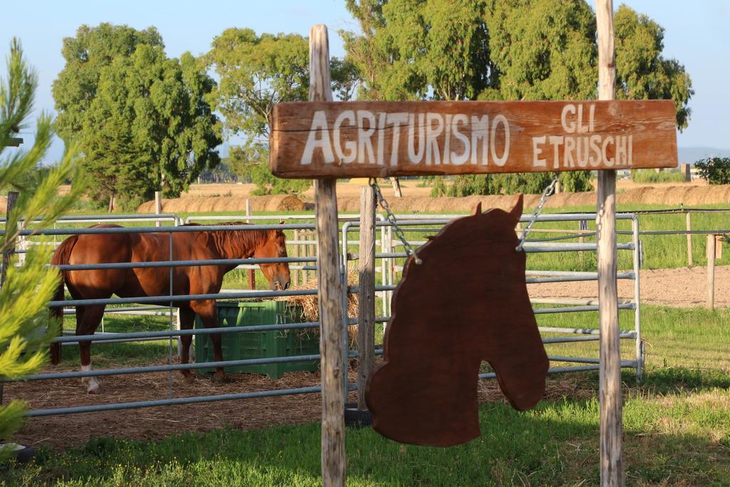 פופולוניה Agriturismo Gli Etruschi מראה חיצוני תמונה