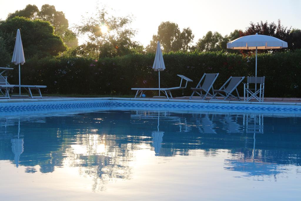 פופולוניה Agriturismo Gli Etruschi מראה חיצוני תמונה