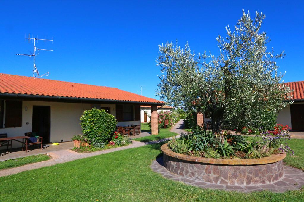 פופולוניה Agriturismo Gli Etruschi מראה חיצוני תמונה
