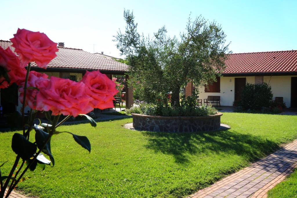 פופולוניה Agriturismo Gli Etruschi מראה חיצוני תמונה