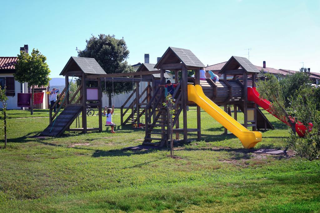 פופולוניה Agriturismo Gli Etruschi מראה חיצוני תמונה