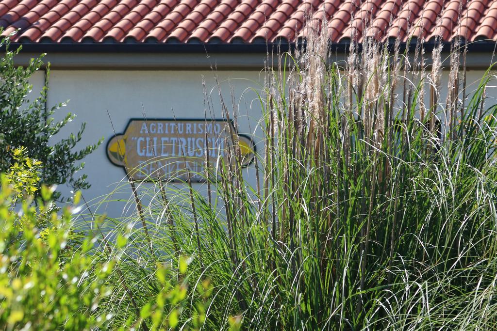 פופולוניה Agriturismo Gli Etruschi מראה חיצוני תמונה