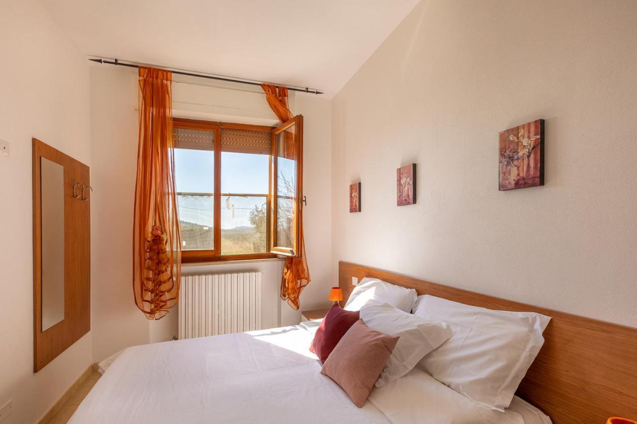 פופולוניה Agriturismo Gli Etruschi מראה חיצוני תמונה