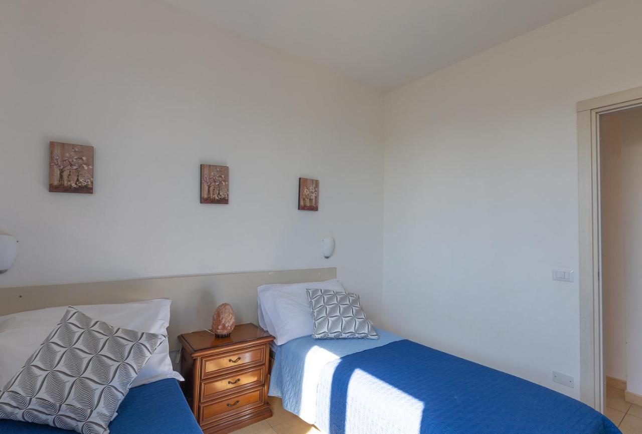 פופולוניה Agriturismo Gli Etruschi מראה חיצוני תמונה
