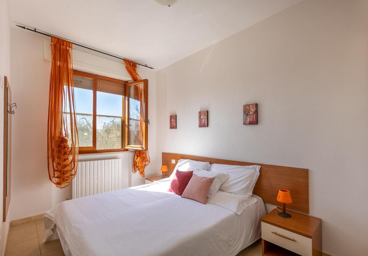 פופולוניה Agriturismo Gli Etruschi מראה חיצוני תמונה