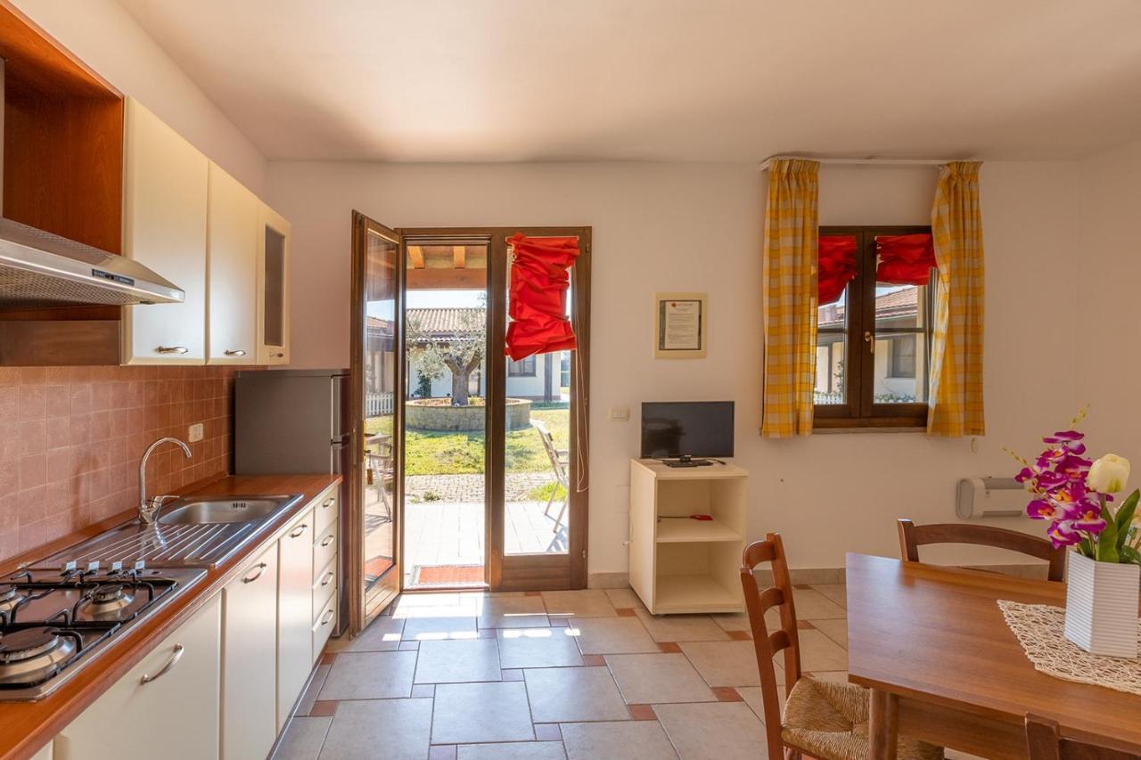 פופולוניה Agriturismo Gli Etruschi מראה חיצוני תמונה