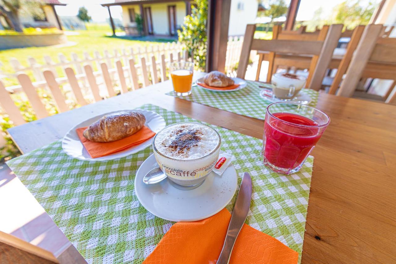 פופולוניה Agriturismo Gli Etruschi מראה חיצוני תמונה